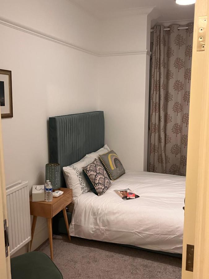 Luxury Cosy Retreat Apt London Exterior photo