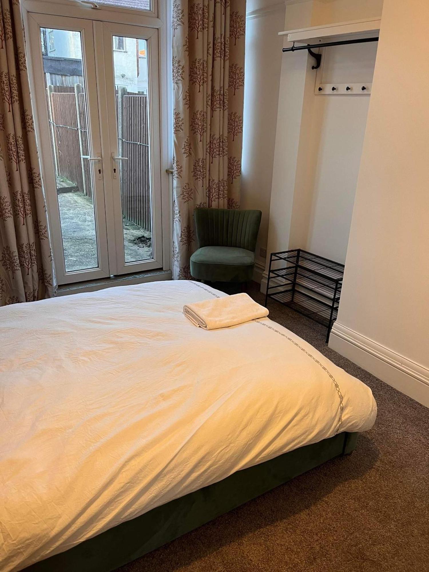 Luxury Cosy Retreat Apt London Exterior photo